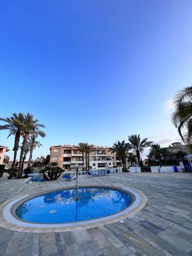Iris Village Paphos Bagian luar foto