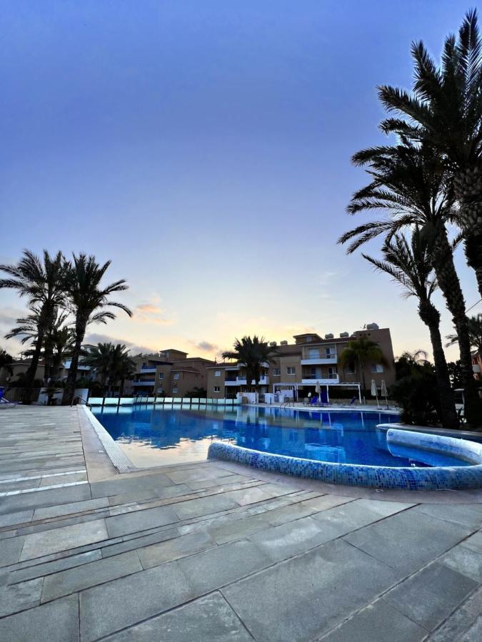 Iris Village Paphos Bagian luar foto