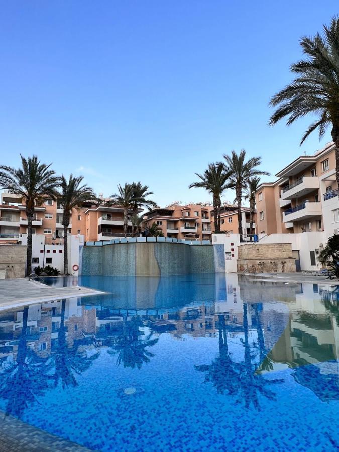 Iris Village Paphos Bagian luar foto
