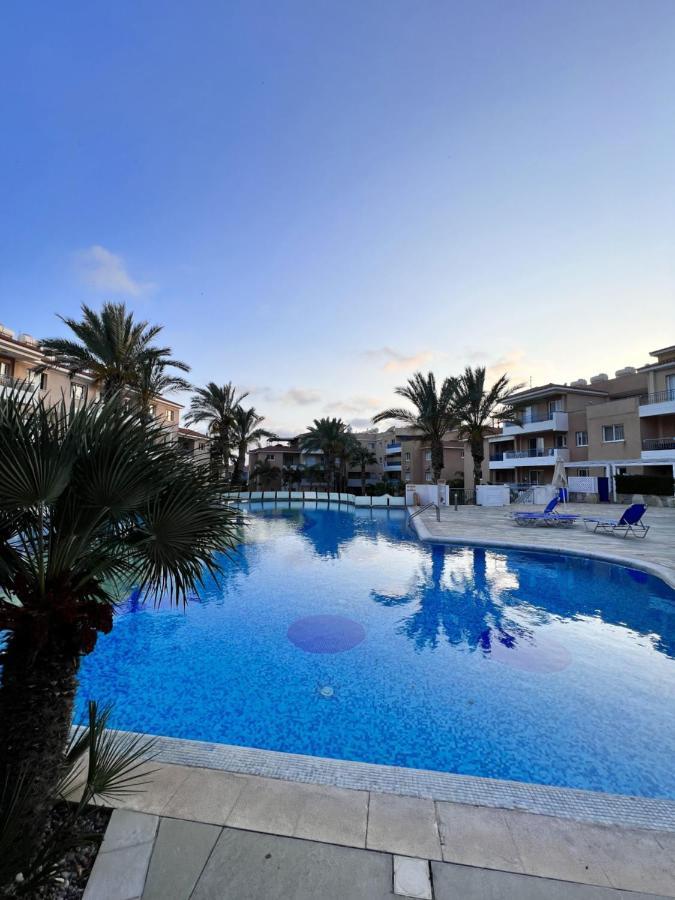 Iris Village Paphos Bagian luar foto
