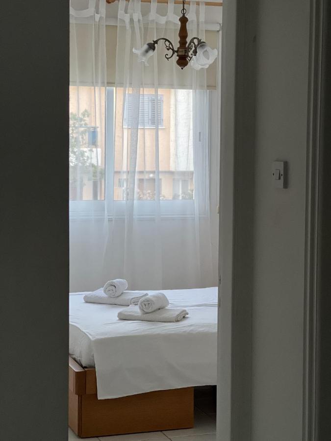 Iris Village Paphos Bagian luar foto