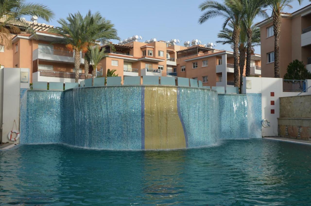 Iris Village Paphos Bagian luar foto